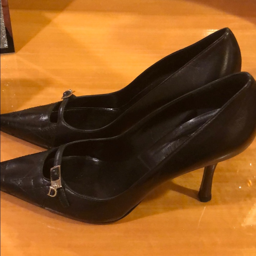 Shoes - Picture 3 of 4